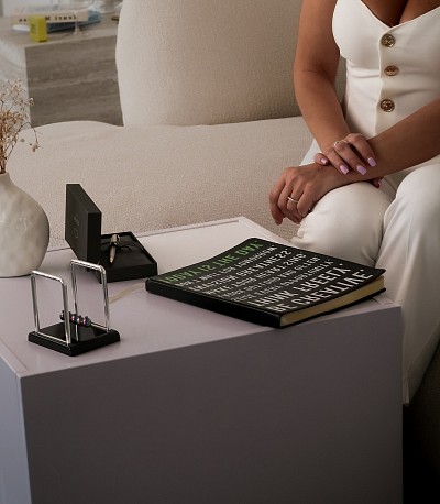 Зміни партнера, повторювані сценарії і навіть долі в роду, невпевненість у собі і завтрашньому дні/страх невідомості, почуття провини або сорому, непорозуміння і конфлікти в сім'ї, на роботі, сценарії, що повторюються, фінансові труднощі, неможливість проявити себе і заявити про себе, страх смерті, втрата життєвих сил, відсутність